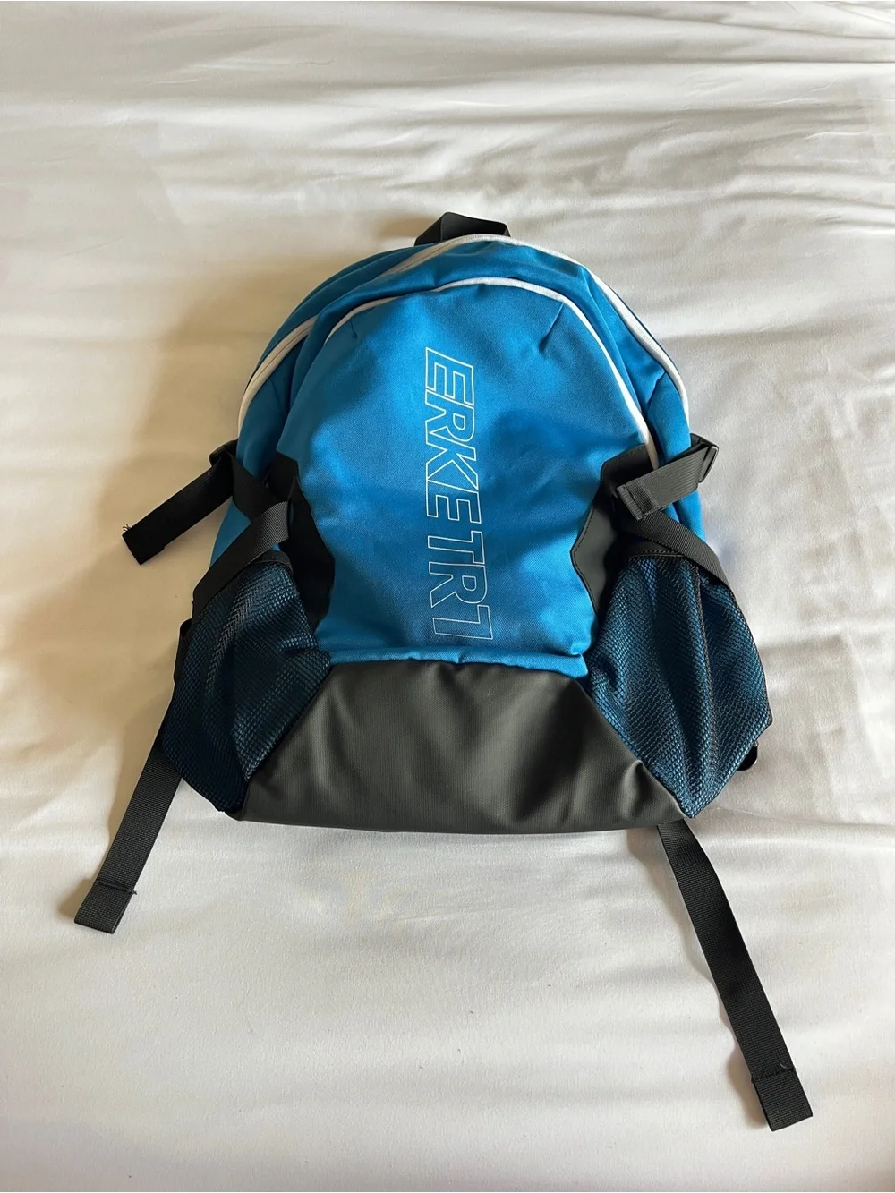 Erke TR1 Blue Sport Backpack Hiking Daypack Tech Travel Bag With Mesh Pockets